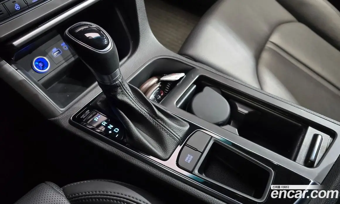 Hyundai Sonata 2015 2.0 автомат (гидро), фото 11