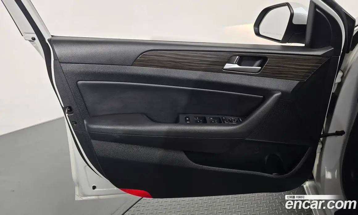 Hyundai Sonata 2015 2.0 автомат (гидро), фото 13