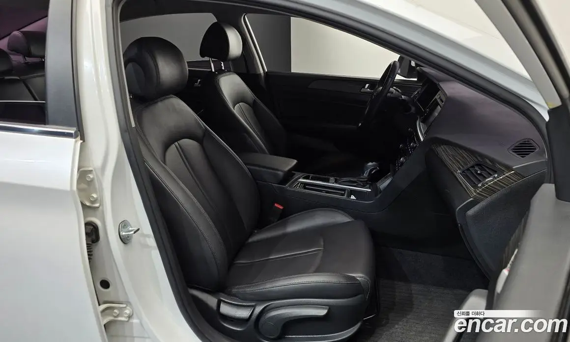 Hyundai Sonata 2015 2.0 автомат (гидро), фото 15