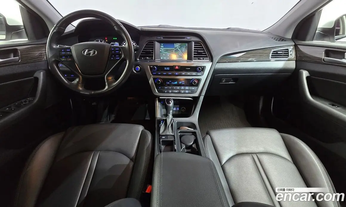 Hyundai Sonata 2015 2.0 автомат (гидро), фото 9