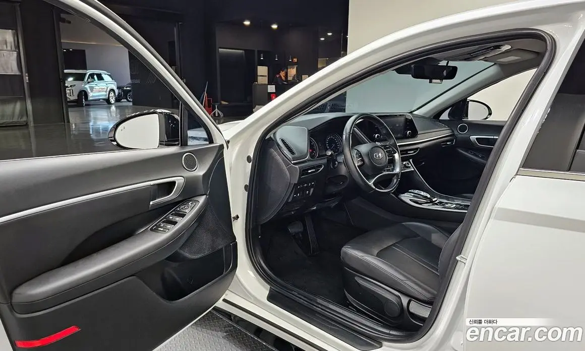 Hyundai Sonata 2022 2.0 автомат (гидро), фото 13