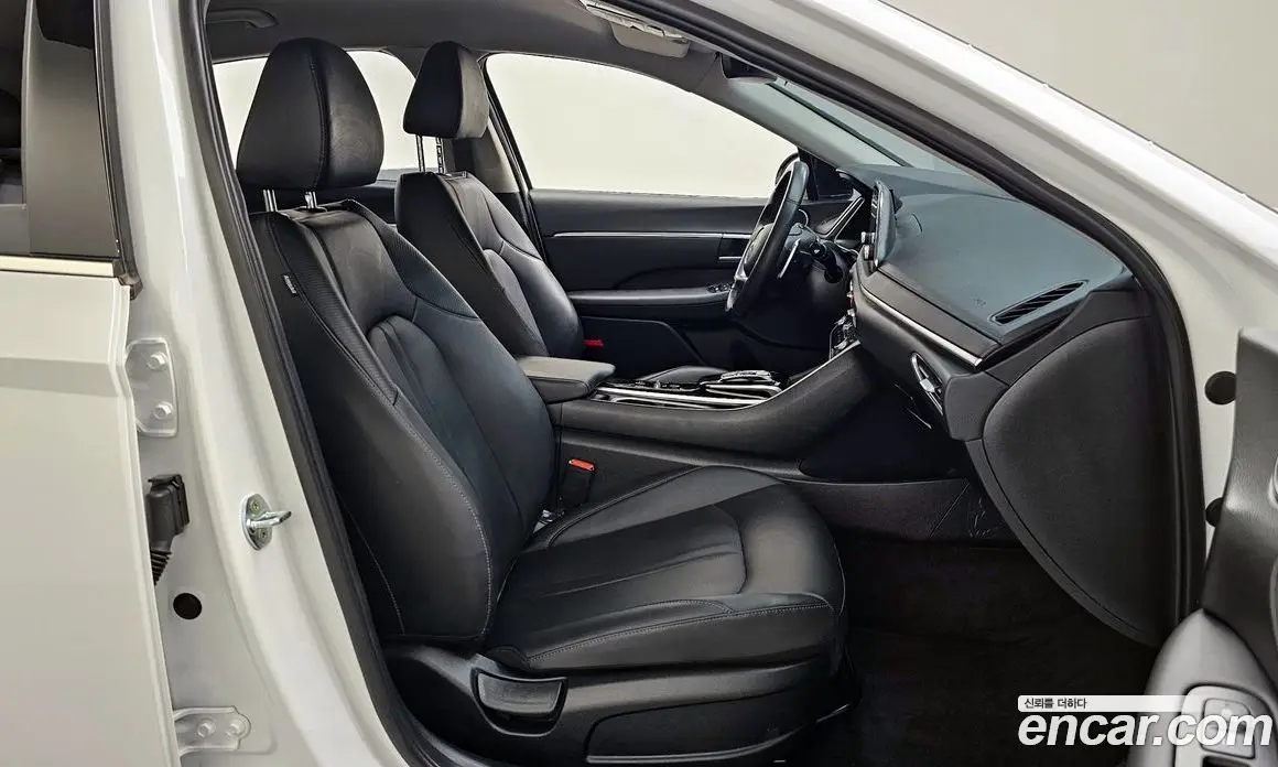 Hyundai Sonata 2022 2.0 автомат (гидро), фото 17
