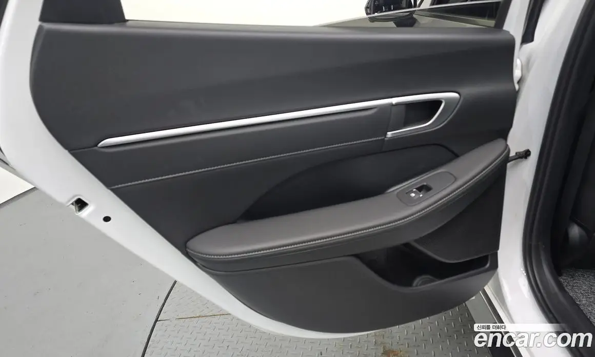 Hyundai Sonata 2024 2.0 автомат (гидро), фото 15