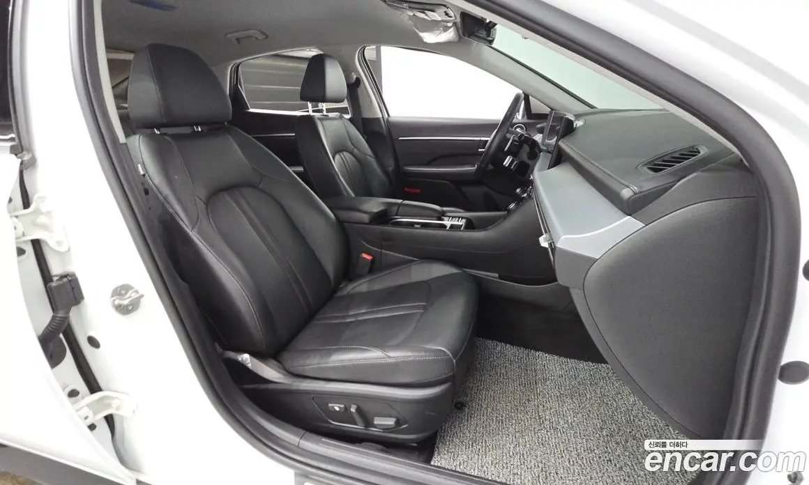 Hyundai Sonata 2024 2.0 автомат (гидро), фото 17