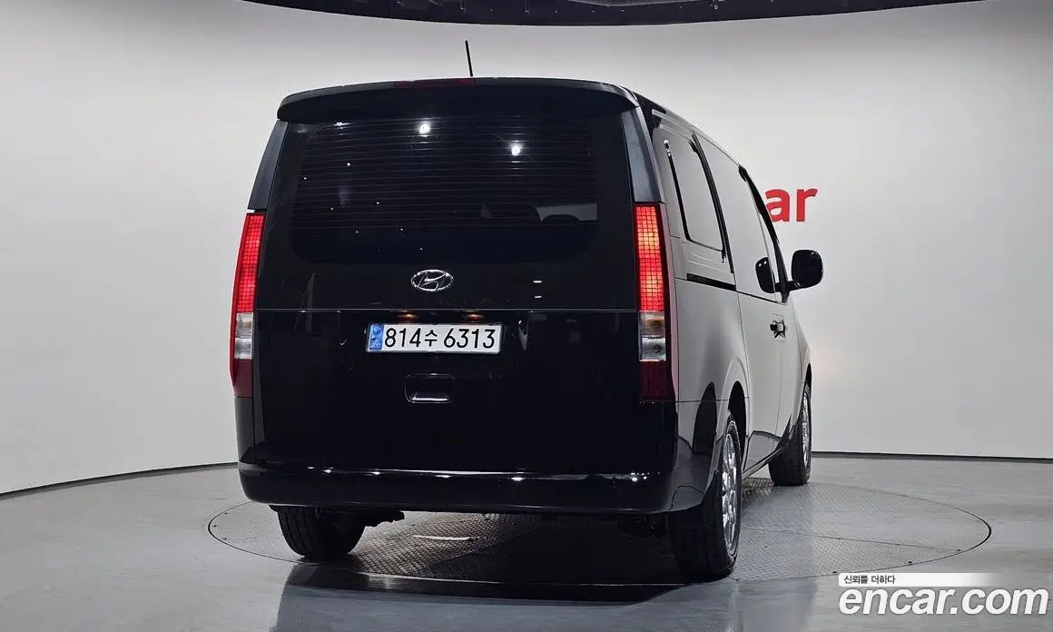 Hyundai Staria 2023 2.2 автомат (гидро), фото 3