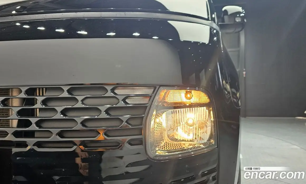 Hyundai Staria 2023 2.2 автомат (гидро), фото 7