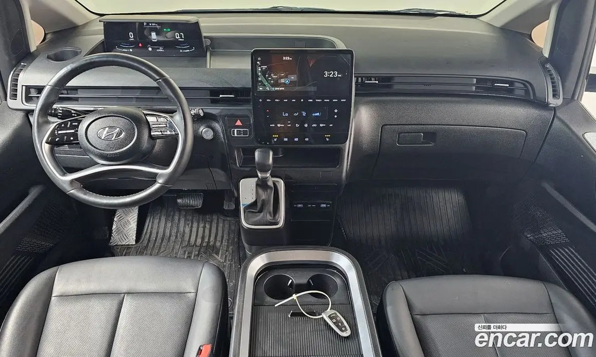Hyundai Staria 2023 2.2 автомат (гидро), фото 9