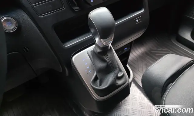 Hyundai Staria 2025 3.5 автомат (гидро), миниатюра 12