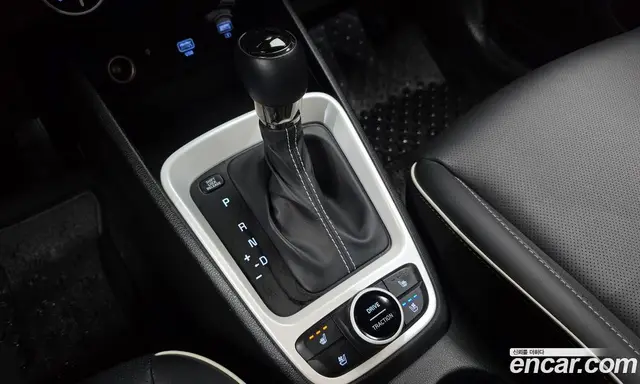 Hyundai Venue 2021 1.6 автомат (гидро), миниатюра 12