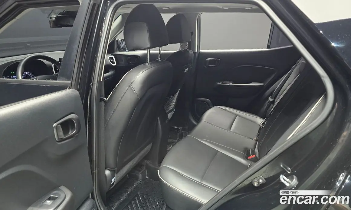 Hyundai Venue 2021 1.6 автомат (гидро), фото 18