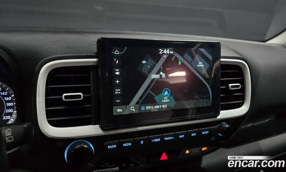 Hyundai Venue 2021 1.6 автомат (гидро), фото 19