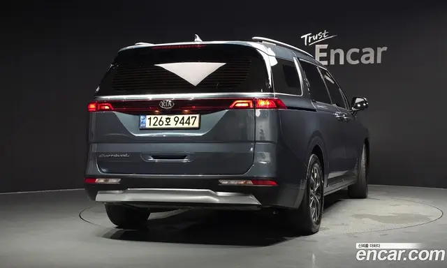 Kia Carnival 2021 2.2 автомат (гидро), миниатюра 4