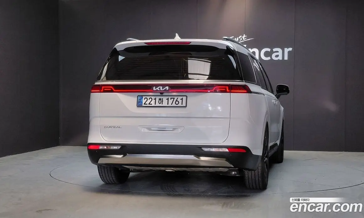 Kia Carnival 2023 3.5 автомат (гидро), фото 4