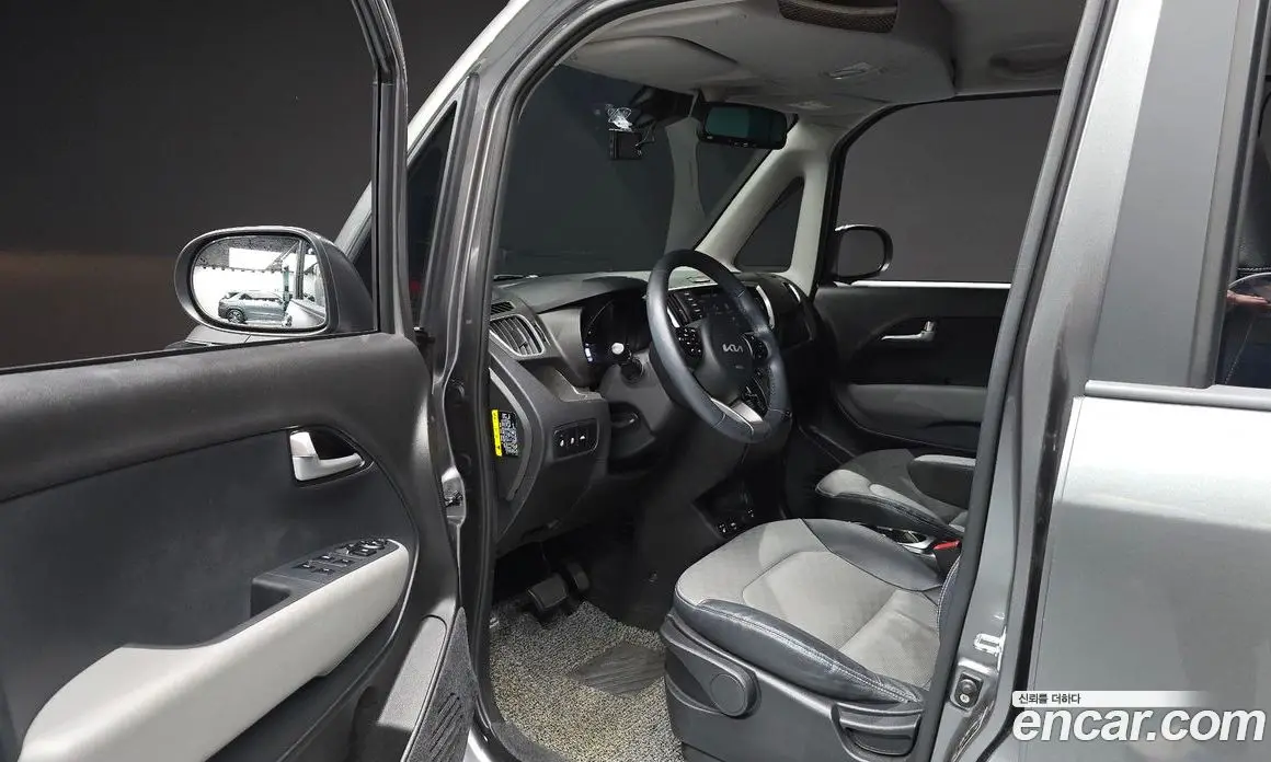 Kia Ray 2022 1.0 автомат (гидро), фото 13