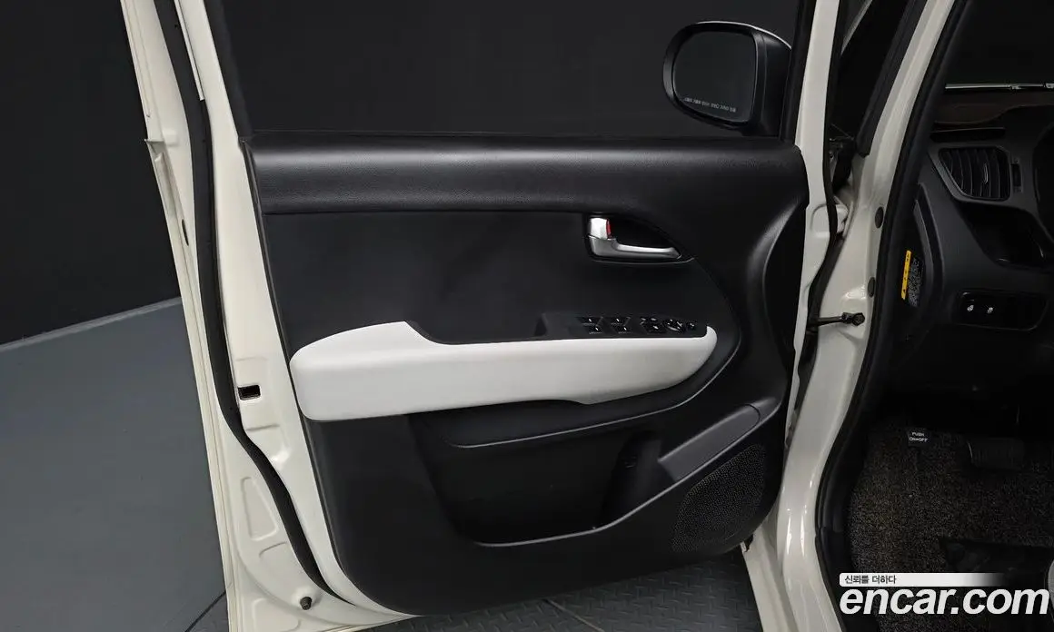 Kia Ray 2023 1.0 автомат (гидро), фото 14