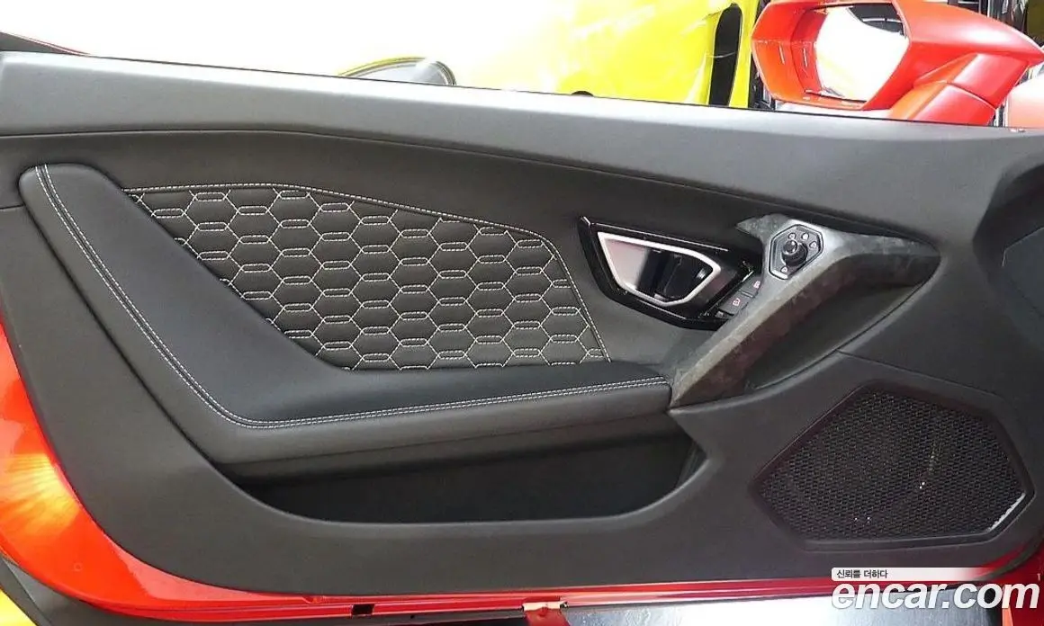Lamborghini Huracan 2018 5.2 автомат (гидро), фото 11 Lamborghini Huracan 2018 5.2 автомат (гидро), фото 11