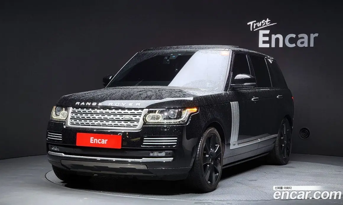 Land Rover Range Rover 2017 4.4 автомат (гидро), фото 1 Land Rover Range Rover 2017 4.4 автомат (гидро), фото 1