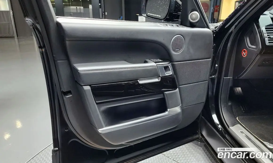 Land Rover Range Rover 2017 4.4 автомат (гидро), фото 14 Land Rover Range Rover 2017 4.4 автомат (гидро), фото 14