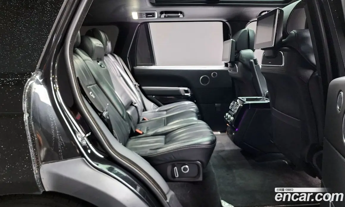 Land Rover Range Rover 2017 4.4 автомат (гидро), фото 17 Land Rover Range Rover 2017 4.4 автомат (гидро), фото 17