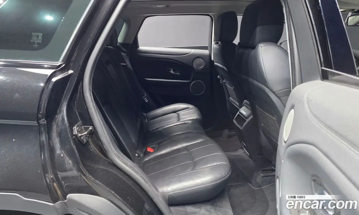 Land Rover Range Rover Evoque 2019 2.0 автомат (гидро), фото 17 Land Rover Range Rover Evoque 2019 2.0 автомат (гидро), фото 17
