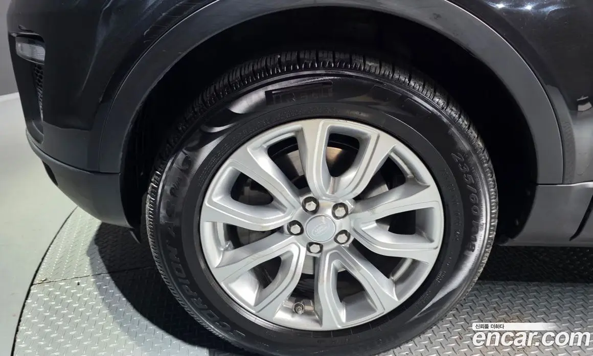 Land Rover Range Rover Evoque 2019 2.0 автомат (гидро), фото 4 Land Rover Range Rover Evoque 2019 2.0 автомат (гидро), фото 4