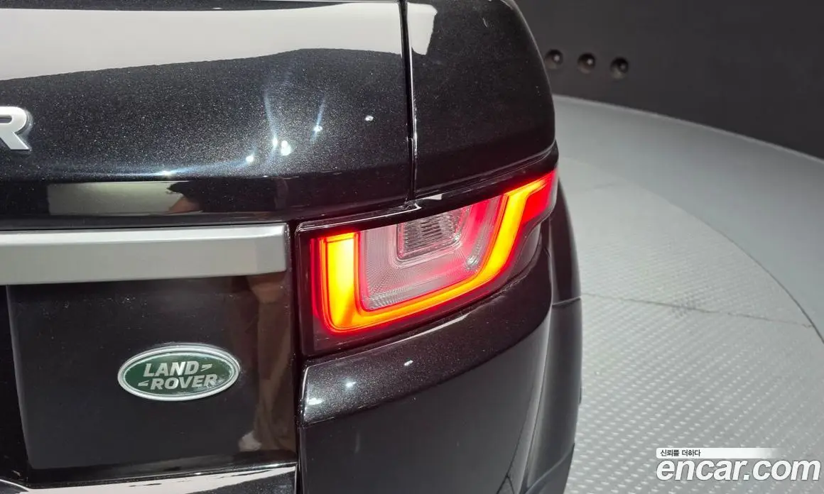 Land Rover Range Rover Evoque 2019 2.0 автомат (гидро), фото 8 Land Rover Range Rover Evoque 2019 2.0 автомат (гидро), фото 8