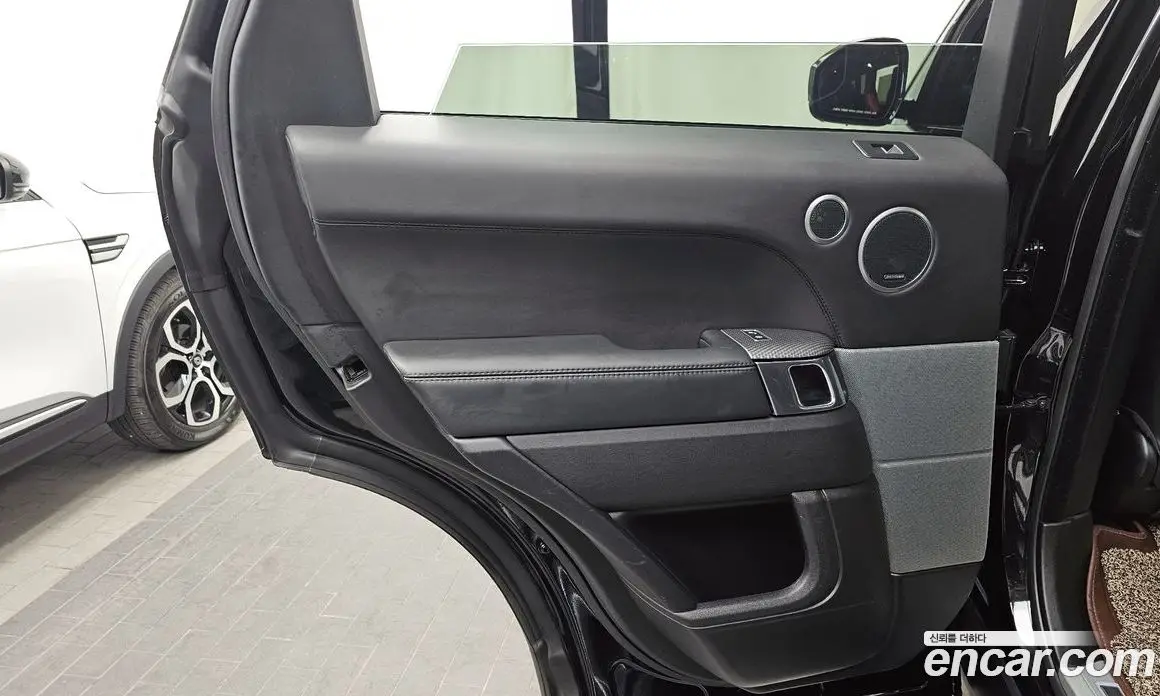 Land Rover Range Rover Sport 2017 5.0 автомат (гидро), фото 15 Land Rover Range Rover Sport 2017 5.0 автомат (гидро), фото 15