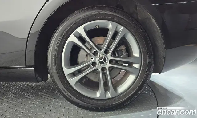 Mercedes-Benz A-Class 2020 2.0 автомат (гидро), миниатюра 6