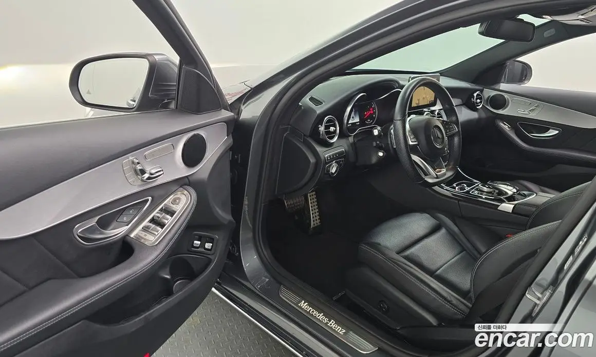 Mercedes-Benz C-Class 2018 2.0 автомат (гидро), фото 13