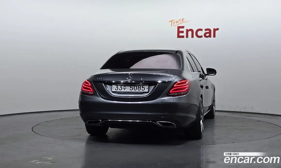 Mercedes-Benz C-Class 2018 2.0 автомат (гидро), фото 4