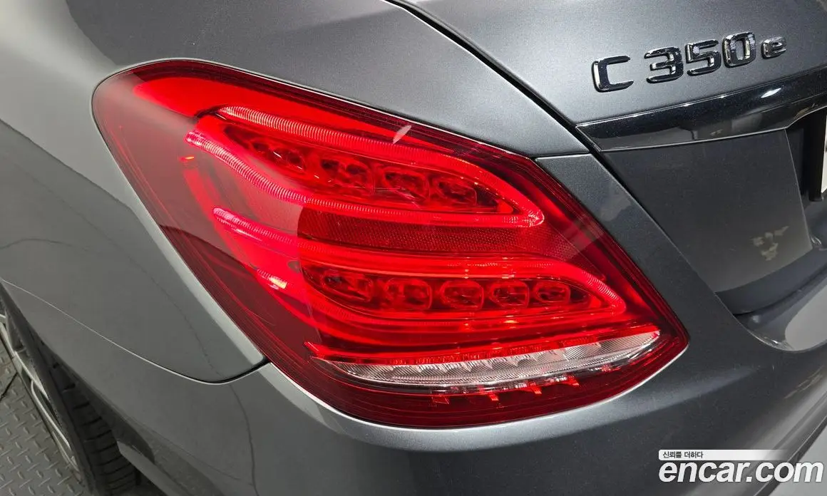 Mercedes-Benz C-Class 2018 2.0 автомат (гидро), фото 9