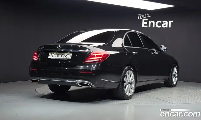 Mercedes-Benz E-Class 2017 2.0 автомат (гидро), миниатюра 2