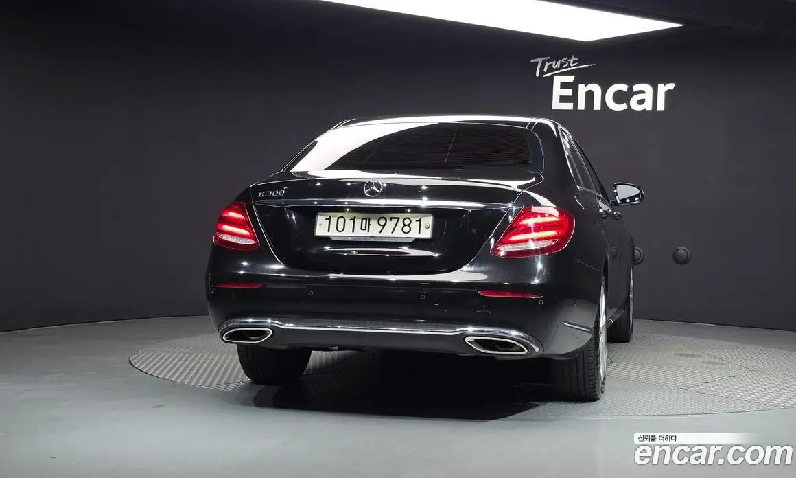Mercedes-Benz E-Class 2017 2.0 автомат (гидро), фото 4