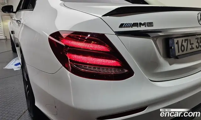 Mercedes-Benz E-Class 2018 4.0 автомат (гидро), миниатюра 9