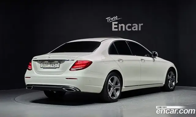 Mercedes-Benz E-Class 2019 1.9 автомат (гидро), миниатюра 2 Mercedes-Benz E-Class 2019 1.9 автомат (гидро), миниатюра 2