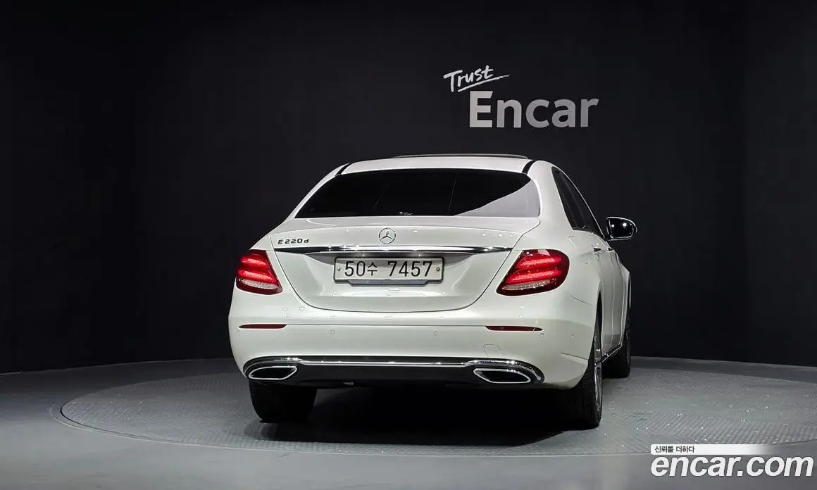 Mercedes-Benz E-Class 2019 1.9 автомат (гидро), фото 4 Mercedes-Benz E-Class 2019 1.9 автомат (гидро), фото 4