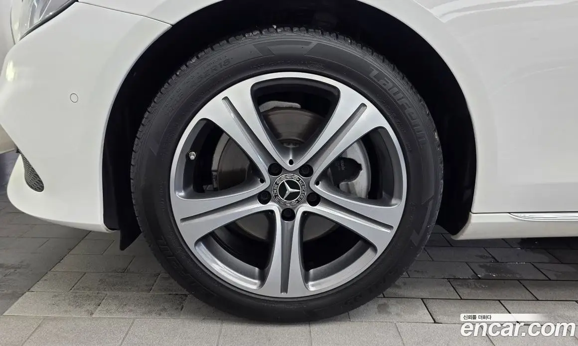Mercedes-Benz E-Class 2019 1.9 автомат (гидро), фото 5 Mercedes-Benz E-Class 2019 1.9 автомат (гидро), фото 5