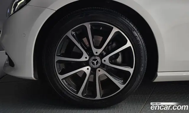 Mercedes-Benz E-Class 2020 2.0 автомат (гидро), миниатюра 4