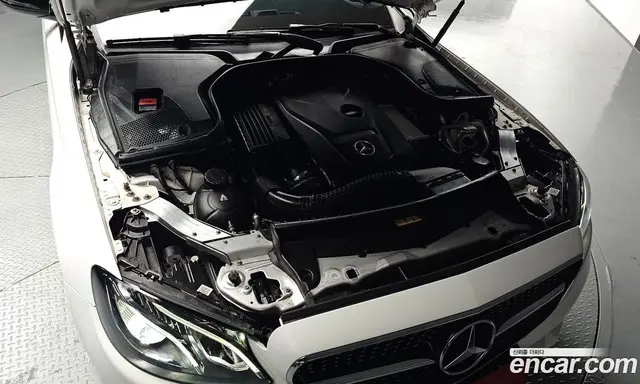 Mercedes-Benz E-Class 2020 2.0 автомат (гидро), миниатюра 5