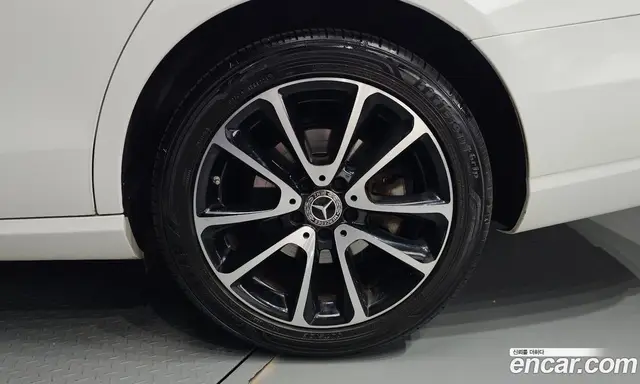 Mercedes-Benz E-Class 2020 2.0 автомат (гидро), миниатюра 6