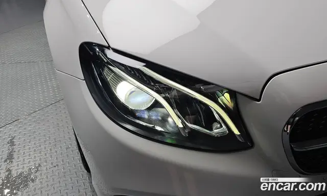 Mercedes-Benz E-Class 2020 2.0 автомат (гидро), миниатюра 7