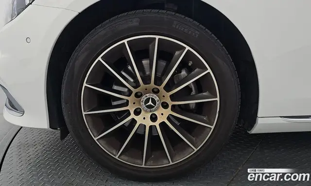 Mercedes-Benz E-Class 2021 2.0 автомат (гидро), миниатюра 5