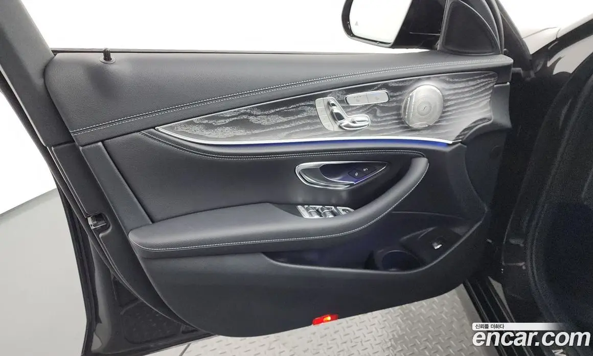 Mercedes-Benz E-Class 2023 2.0 автомат (гидро), фото 13