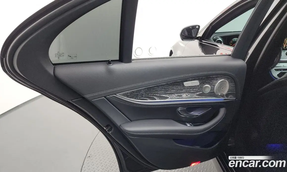 Mercedes-Benz E-Class 2023 2.0 автомат (гидро), фото 14