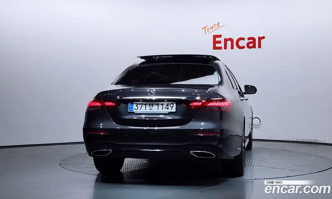 Mercedes-Benz E-Class 2023 2.0 автомат (гидро), фото 3