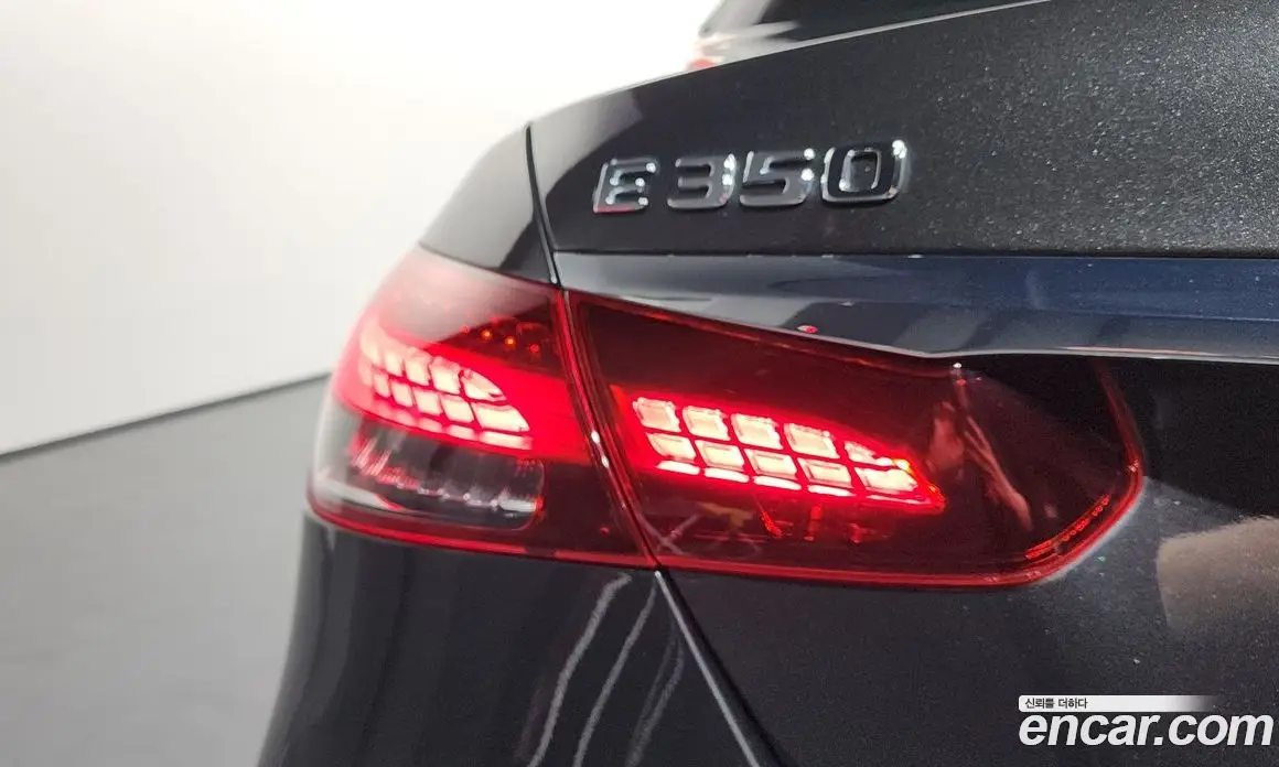Mercedes-Benz E-Class 2023 2.0 автомат (гидро), фото 8