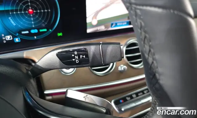 Mercedes-Benz E-Class 2023 1.9 автомат (гидро), миниатюра 12