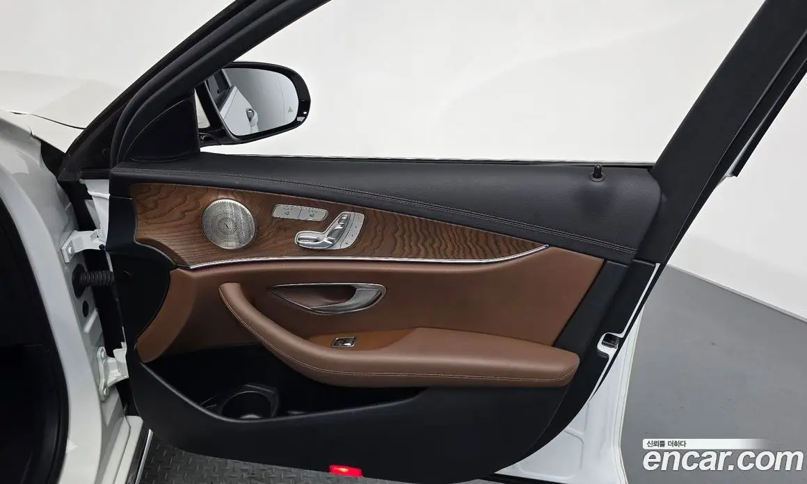 Mercedes-Benz E-Class 2023 1.9 автомат (гидро), фото 14