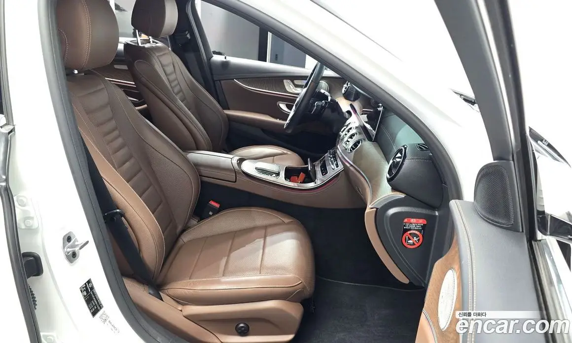 Mercedes-Benz E-Class 2023 1.9 автомат (гидро), фото 16