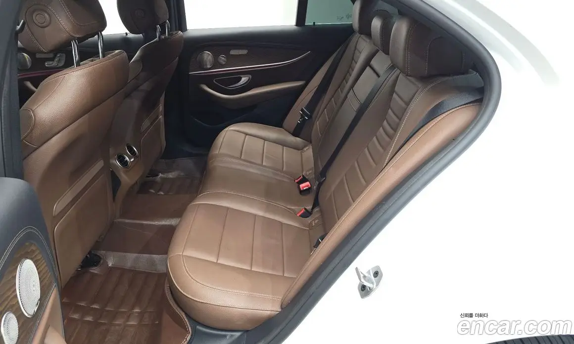Mercedes-Benz E-Class 2023 1.9 автомат (гидро), фото 17